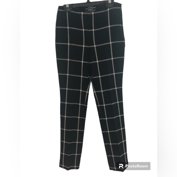 Le Chateau Check Black and White tapered ankle Trousers 26” waist - Picture 3 of 11